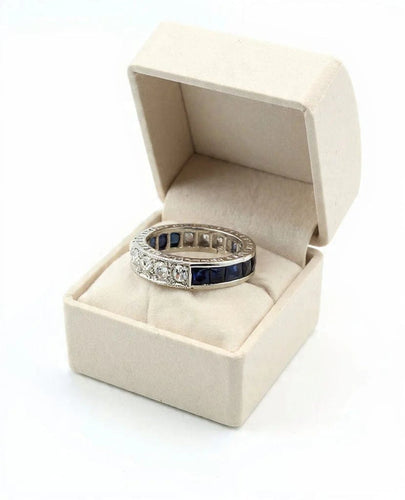 Bague 52 Bague en or blanc 18 carats avec saphirs et diamants 58 Facettes