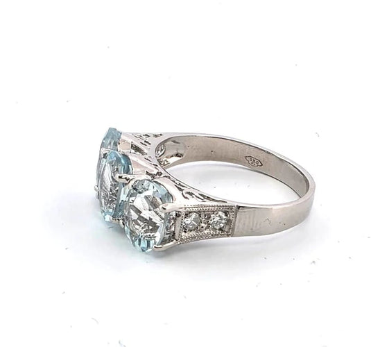 Bague 56 Bague en platine avec aigue-marine et diamants 58 Facettes