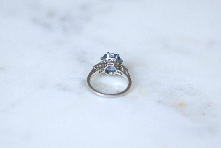 Bague 51 Art Déco - Bague en platine saphir de Ceylan et diamants baguette 58 Facettes