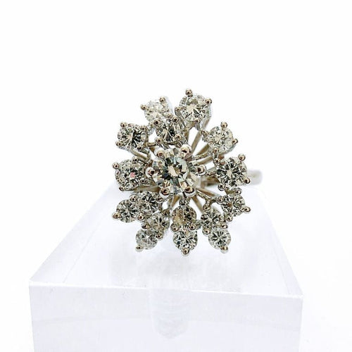 Bague 55 Bague vintage florale en or blanc 18 carats et diamants 58 Facettes 50392