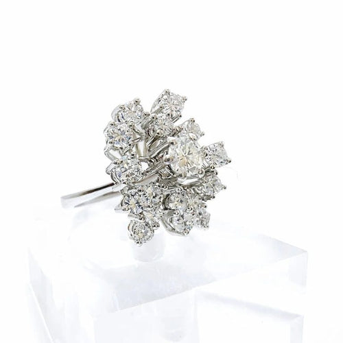 Bague 55 Bague vintage florale en or blanc 18 carats et diamants 58 Facettes 50392
