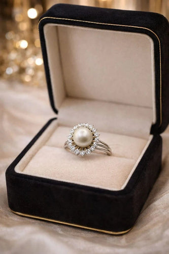 Bague 57 Bague en or blanc 750 avec perle naturelle et diamants 58 Facettes 50408