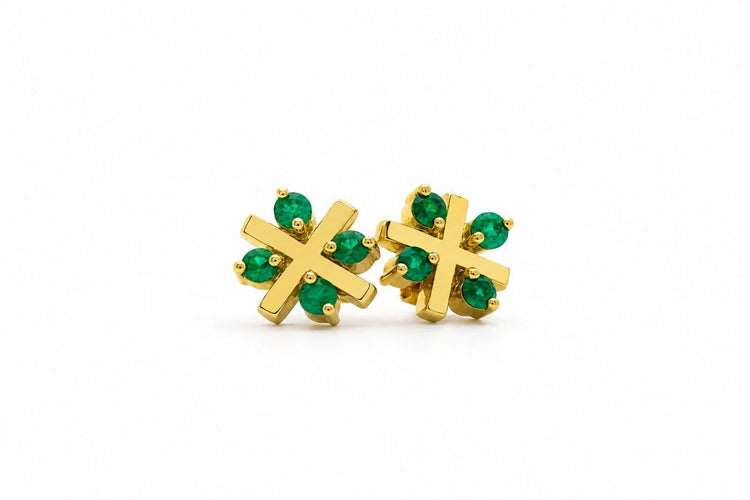 Boucles d'oreilles Boucles d'oreilles croix florales en or jaune 18k et émeraudes colombiennes 58 Facettes 50041