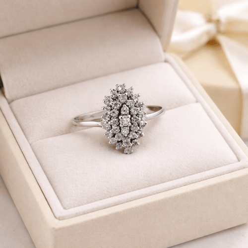 Bague 57 Bague grappe de diamants en or blanc 18k 58 Facettes 50286