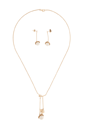 Boucles d'oreilles Cacharel - Parure collier et boucles d’oreilles en or jaune 18 carats et perles 58 Facettes