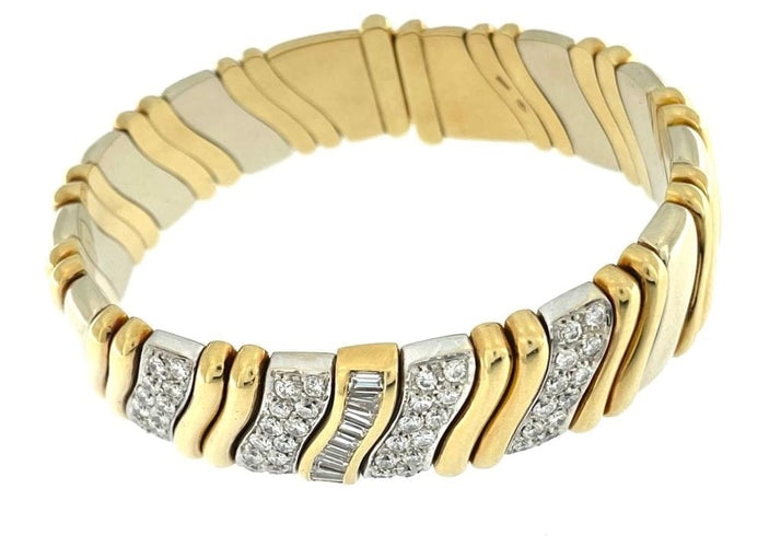 Bracelet Bracelet manchette italien en or jaune et or blanc avec diamants 58 Facettes