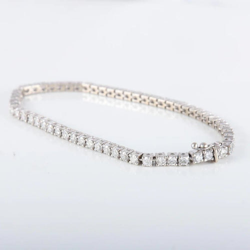 Bracelet Bracelet rivière en or blanc 750 et diamants env. 4 ct 58 Facettes 220407