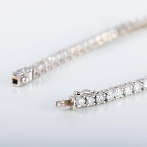 Bracelet Bracelet rivière en or blanc 750 et diamants env. 4 ct 58 Facettes 220407