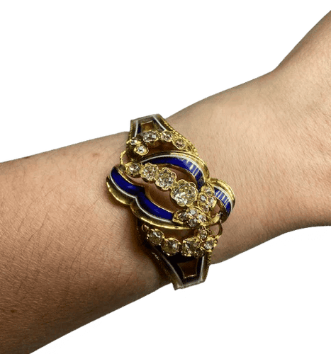 ec272918-2ca6-4fac-b34d-47419a2a4900