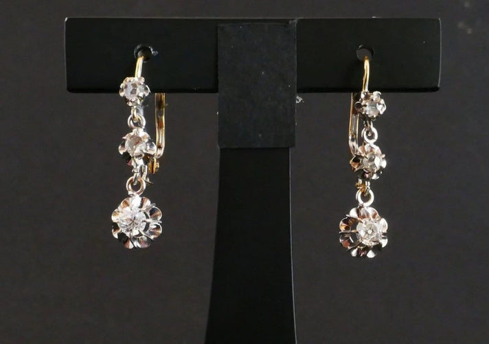 Boucles d'oreilles Boucles d’oreilles dormeuses en or et diamants vers 1920 58 Facettes