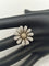 Bague Bague fleur en or blanc 18 carats et diamants 58 Facettes