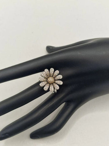 Bague Bague fleur en or blanc 18 carats et diamants 58 Facettes