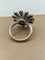 Bague Bague fleur en or blanc 18 carats et diamants 58 Facettes