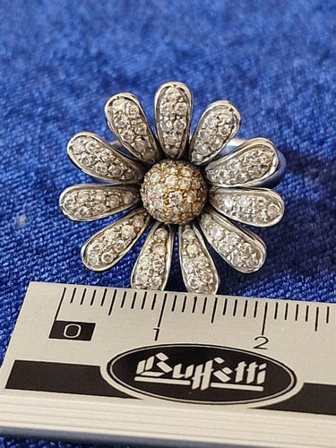 Bague Bague fleur en or blanc 18 carats et diamants 58 Facettes