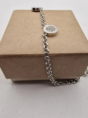 cdcd0827-37ad-4175-f454-32e70bb83f00