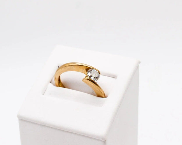 Bague 51 Alliance demi-lune croisée en or jaune 18 carats avec diamant 58 Facettes 240019
