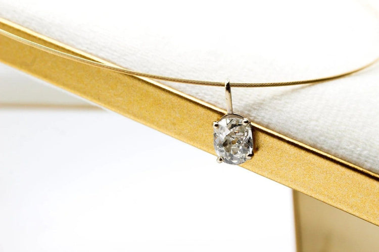 Pendentif Pendentif en or blanc 750 serti d’un diamant taille ancienne 1,20 ct 58 Facettes 250097