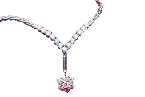 Collier Collier marguerite - Pendentif en or blanc 750 serti de diamants 58 Facettes 240108