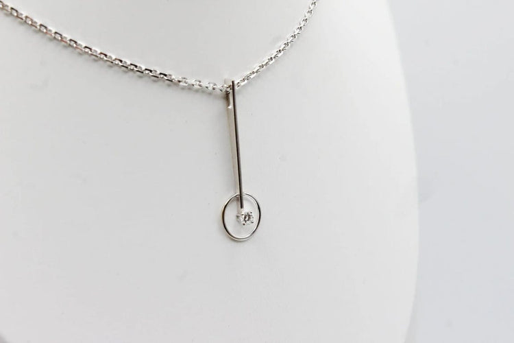 Pendentif Pendentif tige en or blanc 18 carats avec diamant 58 Facettes 240645
