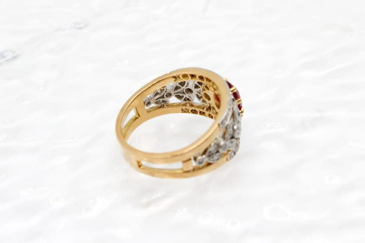 Bague 61 Bague large à motif floral en or jaune et platine, rubis et diamants 58 Facettes 250220