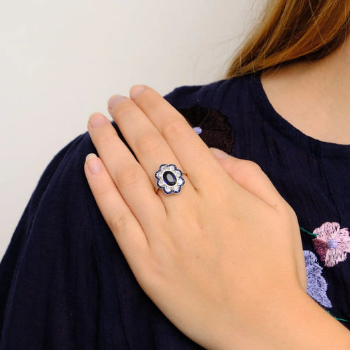 Bague 59 Bague Pompadour Art déco en or jaune et or blanc, saphir et diamants 58 Facettes