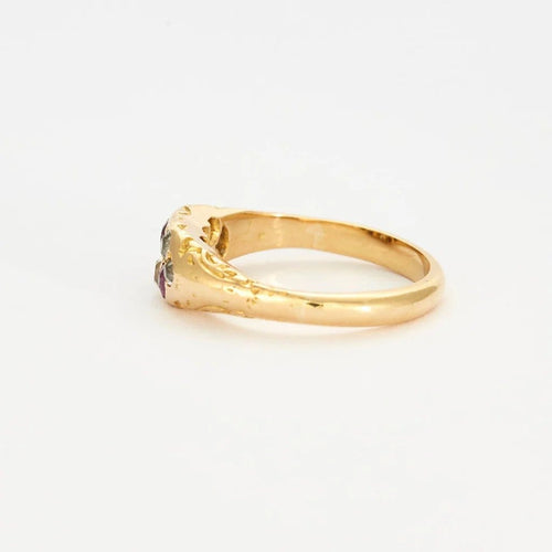 Bague 55 Bague jarretière ancienne en or jaune, rubis et diamants 58 Facettes