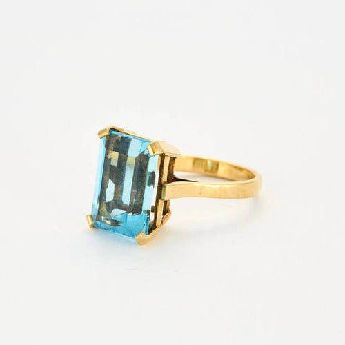 Bague 53.5 Bague topaze bleue taille émeraude en or jaune 18 ct 58 Facettes