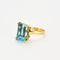 Bague 53.5 Bague topaze bleue taille émeraude en or jaune 18 ct 58 Facettes