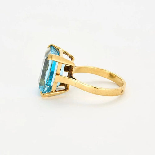 Bague 53.5 Bague topaze bleue taille émeraude en or jaune 18 ct 58 Facettes