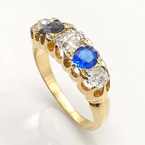 Bague 55 Bague ancienne en or jaune 18 carats, diamants et saphirs 58 Facettes