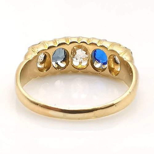 Bague 55 Bague ancienne en or jaune 18 carats, diamants et saphirs 58 Facettes