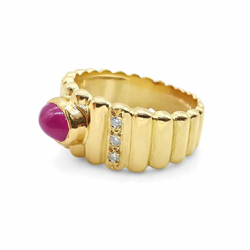 Bague Bague en or jaune 18 carats rubis et diamants 58 Facettes