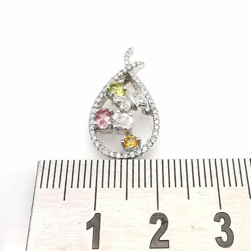 Pendentif Pendentif en or blanc 18 carats avec pierres précieuses et diamants 58 Facettes