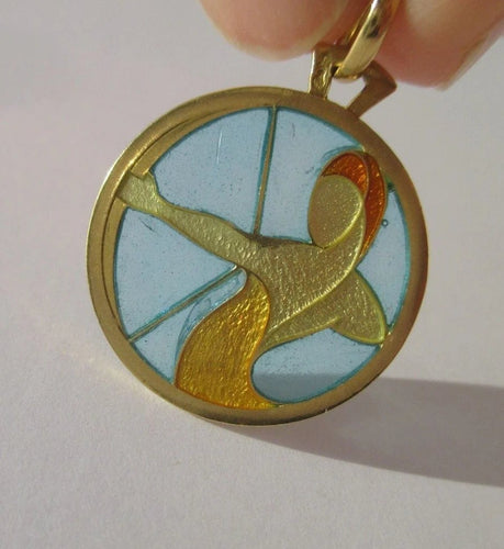 Pendentif Cartier - Pendentif Sagittaire en or jaune et émail plique-à-jour 58 Facettes