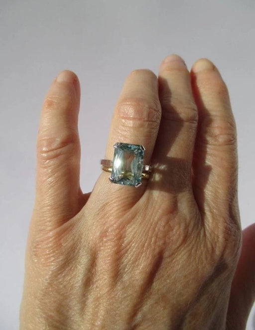 Bague 53.5 Bague cocktail rectangulaire en platine avec aigue-marine 7 carats 58 Facettes