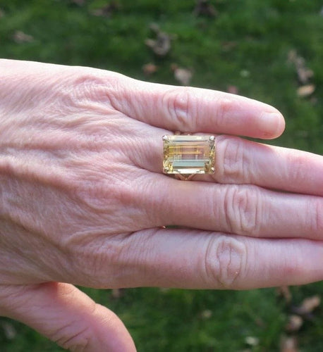 Bague 55 Bague cocktail en or rose et citrine 13 carats 58 Facettes