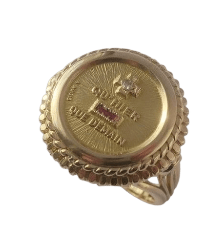 Bague 50 A. Augis - Bague chevalière Médaille d’Amour en or jaune, diamant et rubis 58 Facettes