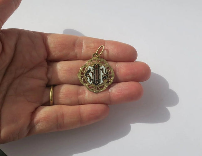 e9b36f39-84f5-4649-a74b-cb4ac5eb2f00