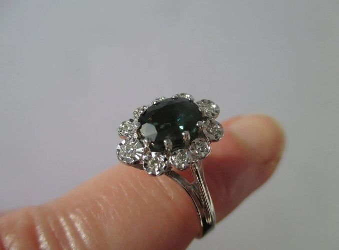 Bague 55 Bague Pompadour saphir vert et diamants en or blanc 18 carats 58 Facettes