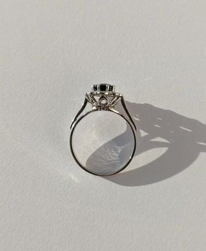 Bague 55 Bague Pompadour saphir vert et diamants en or blanc 18 carats 58 Facettes