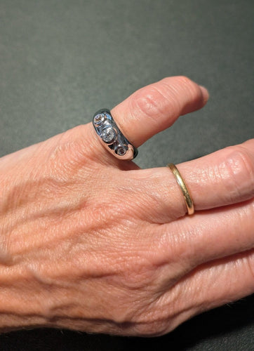 Bague 51 Bague jonc trilogie en or blanc et diamants 58 Facettes