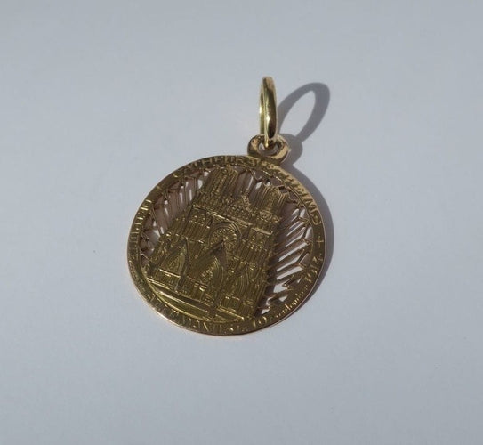Pendentif Pendentif commémoratif Cathédrale de Reims en or jaune 58 Facettes