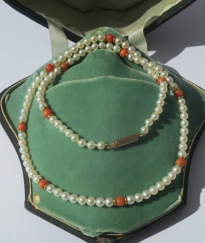 Collier Collier choker - Perles de culture Akoya et corail en or rose 18 carats 58 Facettes