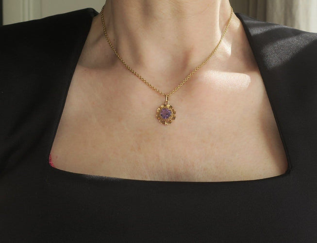 Pendentif Pendentif fleur XIXe siècle en or rose et améthyste 58 Facettes