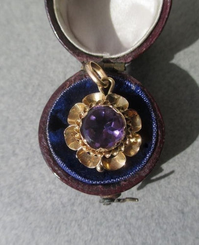 Pendentif Pendentif fleur XIXe siècle en or rose et améthyste 58 Facettes