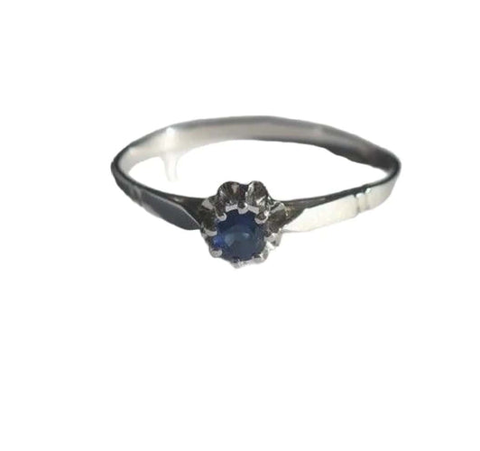Bague 52 Bague solitaire saphir en or blanc et platine 58 Facettes