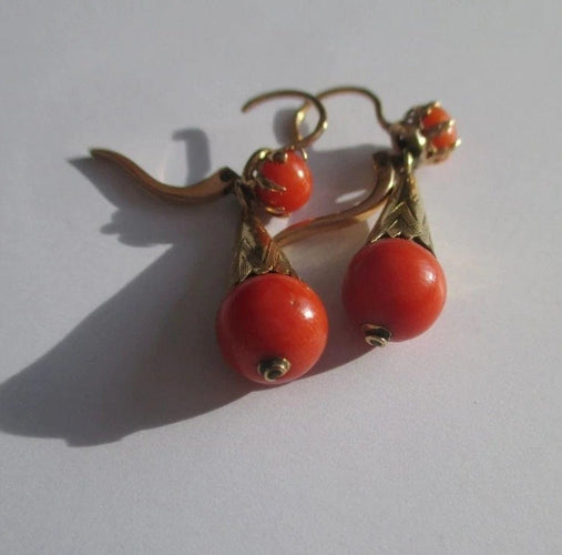 Boucles d'oreilles Boucles d’oreilles dormeuses XIXe en or rose et corail 58 Facettes