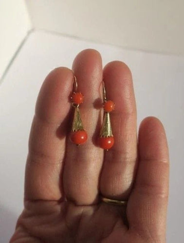 Boucles d'oreilles Boucles d’oreilles dormeuses XIXe en or rose et corail 58 Facettes