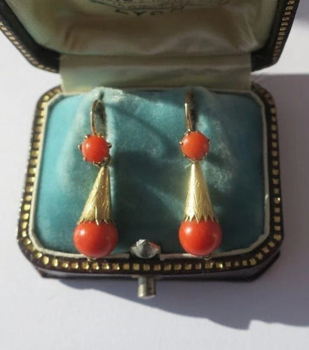 Boucles d'oreilles Boucles d’oreilles dormeuses XIXe en or rose et corail 58 Facettes