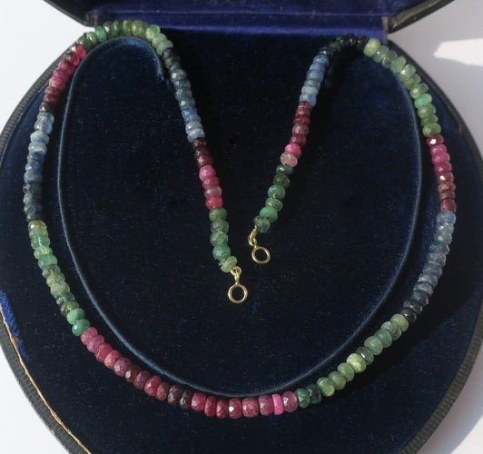 Collier Collier choker - Saphirs, rubis et émeraudes en or jaune 18 carats 58 Facettes